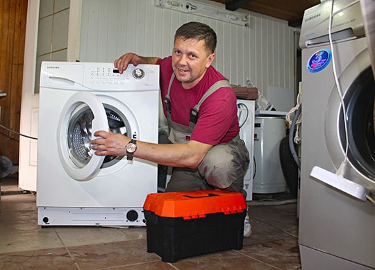 Опытные мастера по ремонту стиральных машин